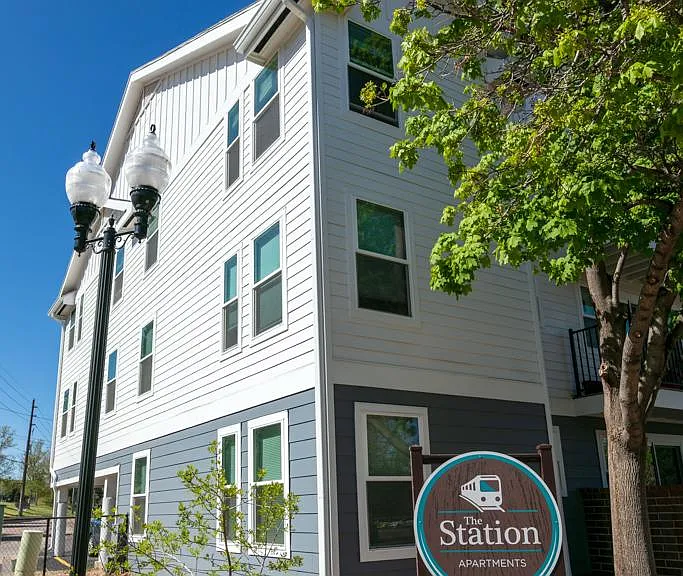 Station — Photo 18