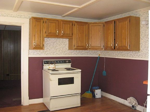 4th image of 217 Tate St