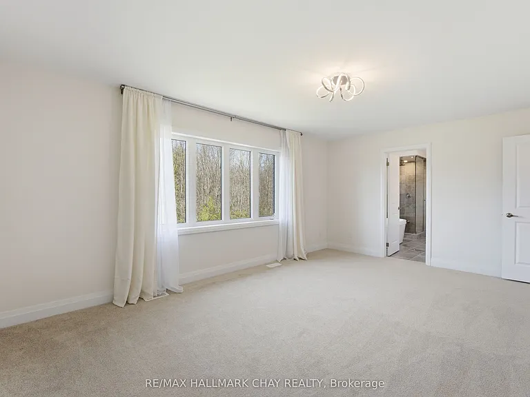 25 Del Ray Cres — Photo 13