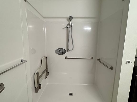 5th image of 625O W Meeker St #244
