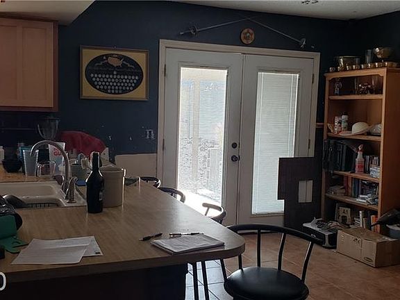 4th image of 516 Summit Dr #5