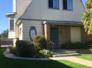 469 N Blackstone Ave, Fresno, CA 93701