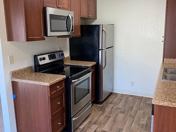 3rd image of 1905 E Grand Ave APT 2