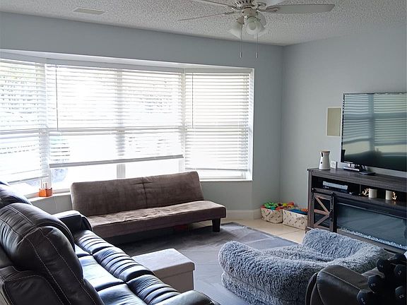 5th image of 5115 Johnson Street