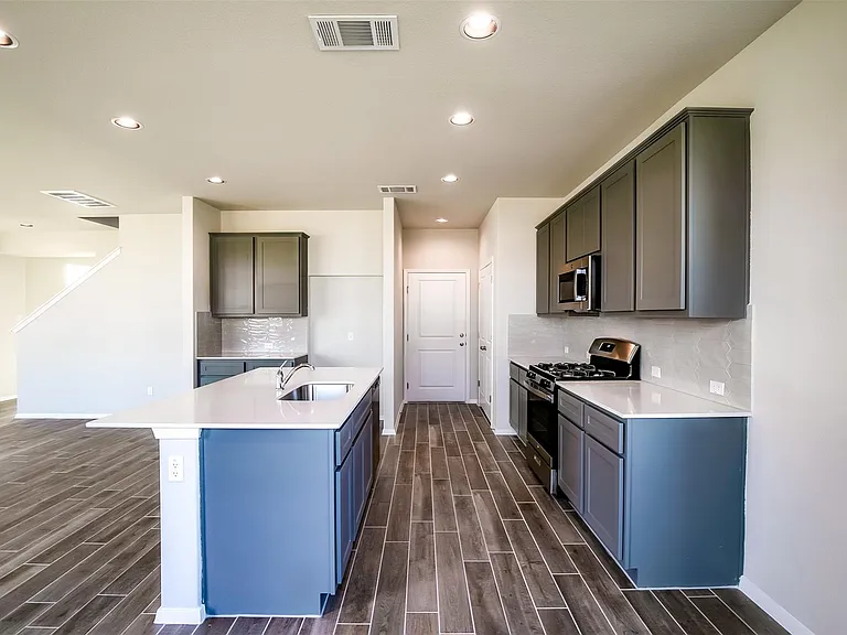 212 Stein Rd — Photo 10
