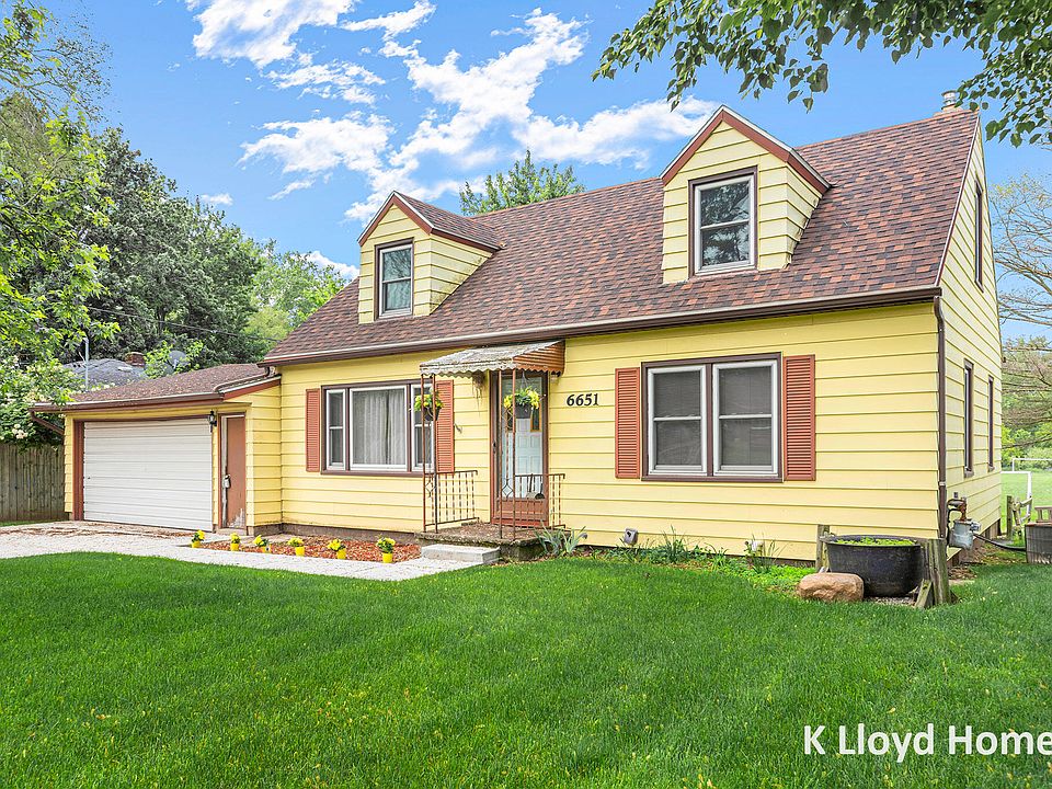 6651 Hanna Lake Ave SE, Caledonia, MI 49316 Zillow