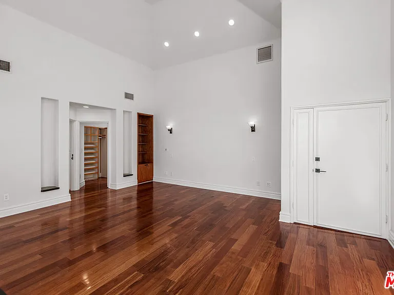 7940 Vulcan Dr — Photo 15