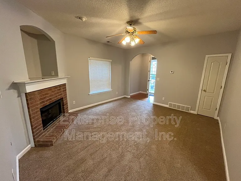 10178 Sterling Ridge Dr — Photo 6