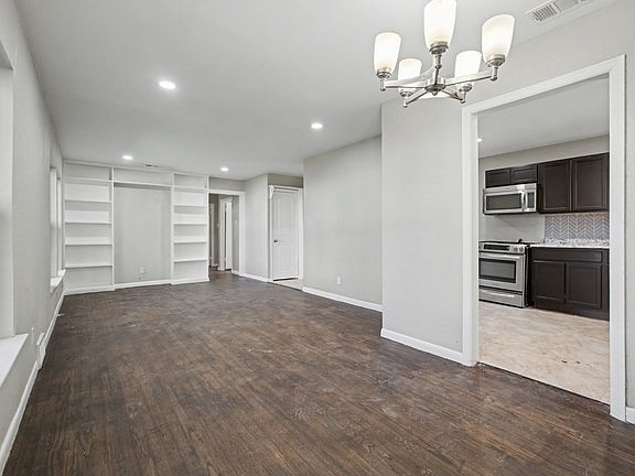 2nd image of 2319 Glengariff Dr