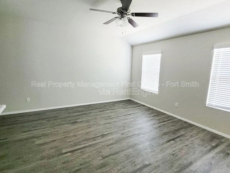 8218 Melody Ln — Photo 14