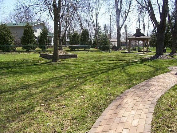 4th image of N1354 Greenwood Ct