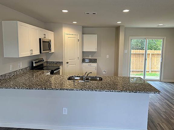 2nd image of 314 Del Monte Dr