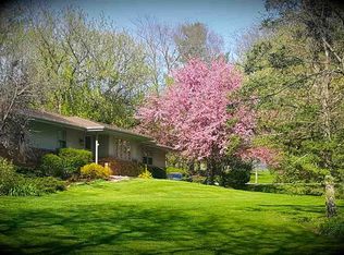 8380 Necedah Dr, Roscoe, IL 61073