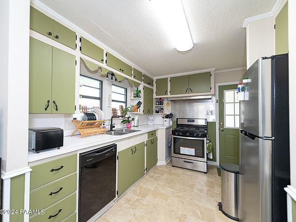 5th image of 920 W Ash Ave