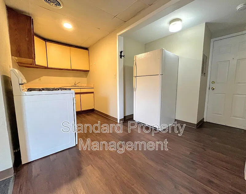 1 bed, 1.0 bath, $750 — Photo 4