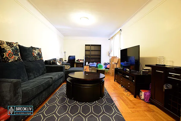 Rented by null | media 16