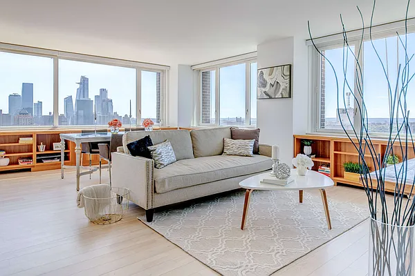 Rented by Lin Pan Realty Group LLC | media 37