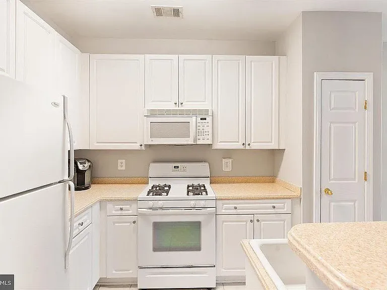 2651 Park Tower Dr #113 — Photo 10