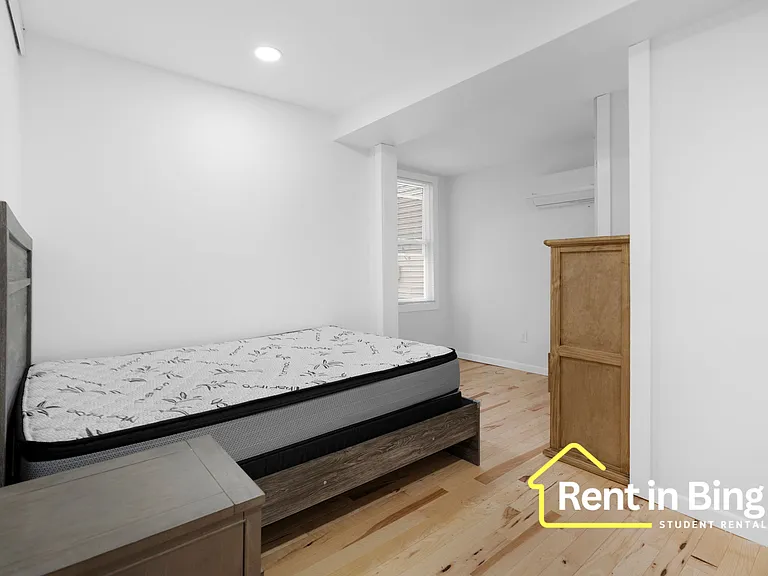 38 Seminary Ave — Photo 8