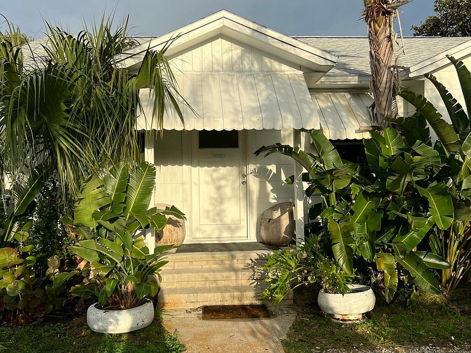 1st image of 515 3RD Street