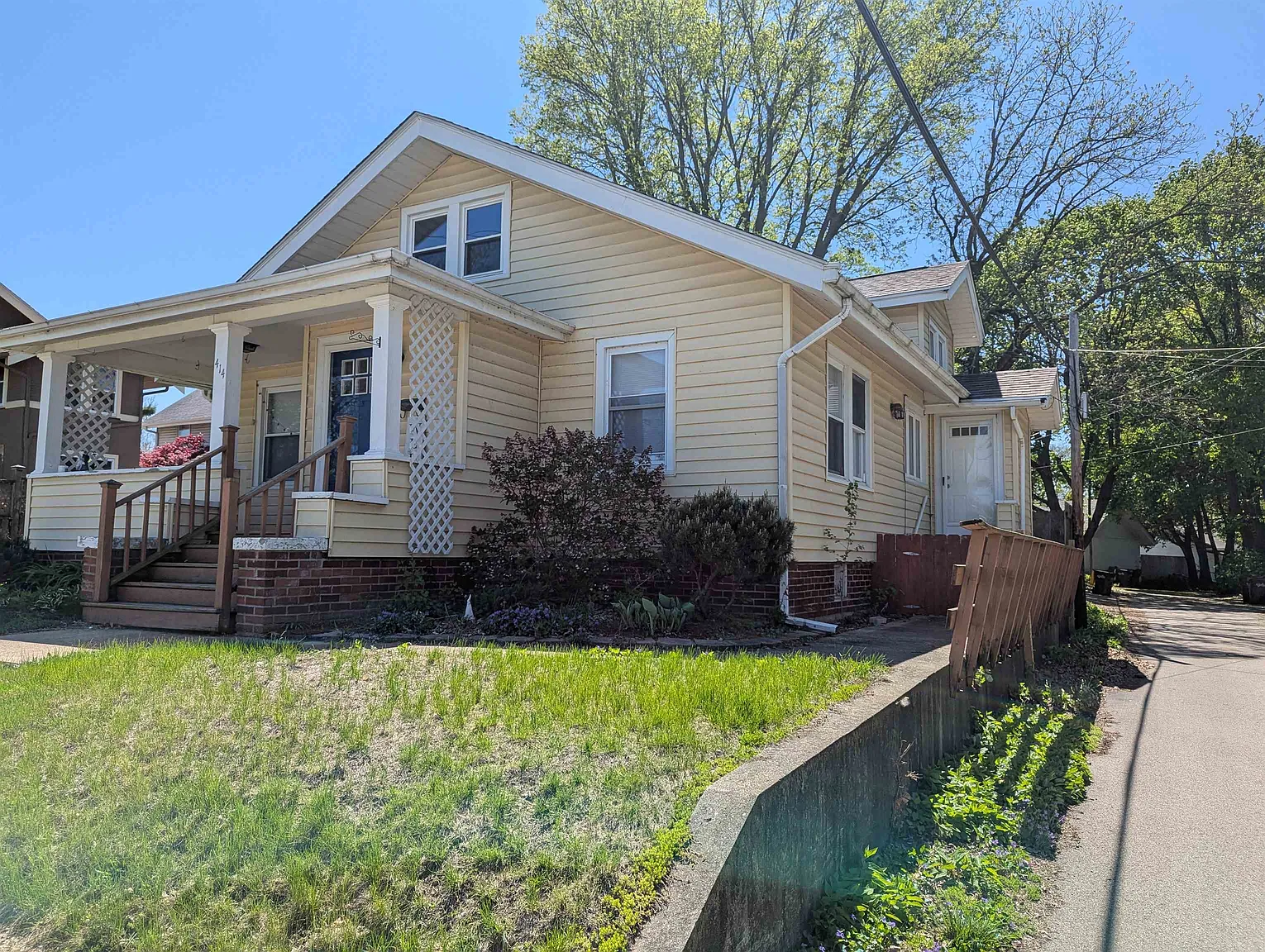 414 Sheridan St photo 1