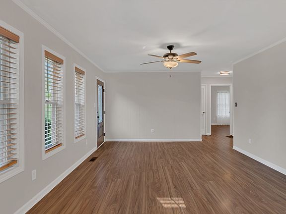 5th image of 459 Trina St