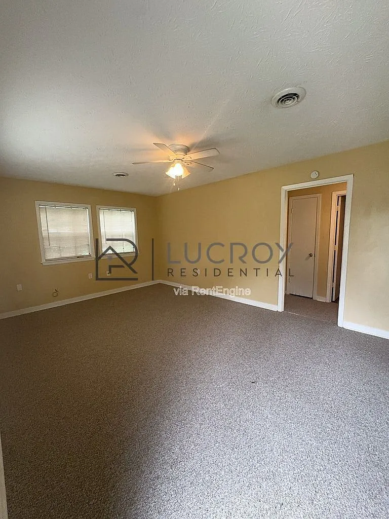 3 bed, 1.0 bath, 1048 sqft, $975 — Photo 3