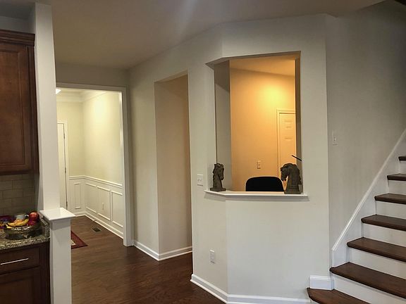 5th image of 140 Stonehaven Dr