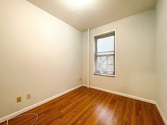 4th image of 24-21 Steinway St #1R
