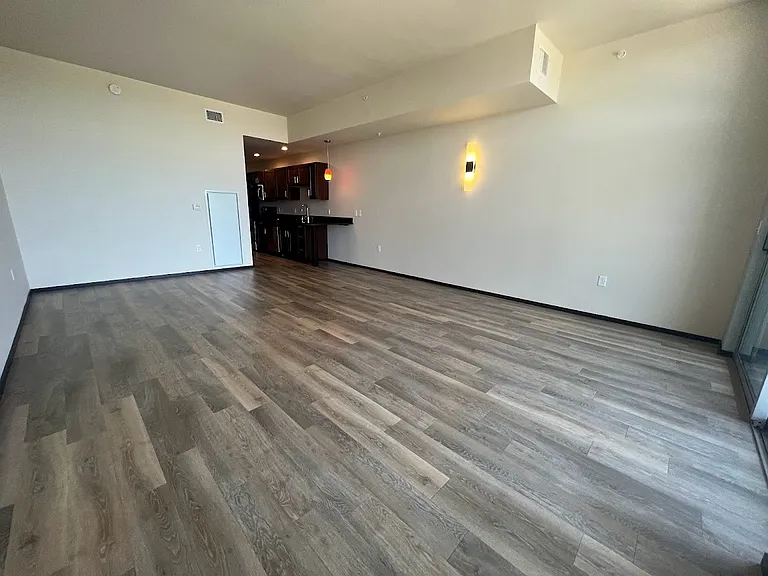 Galaxie High Rise Apartments — Photo 13