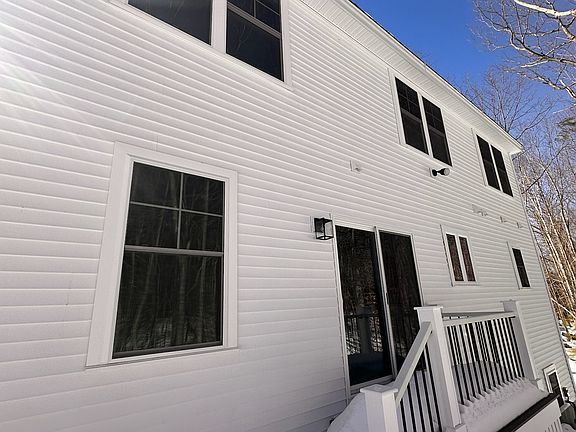3rd image of 47 Winnipesaukee Dr