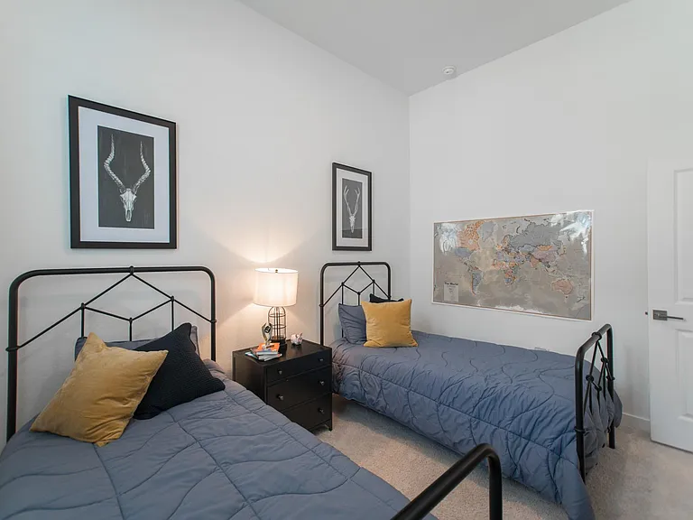 427 Boggy Belt Ln — Photo 35