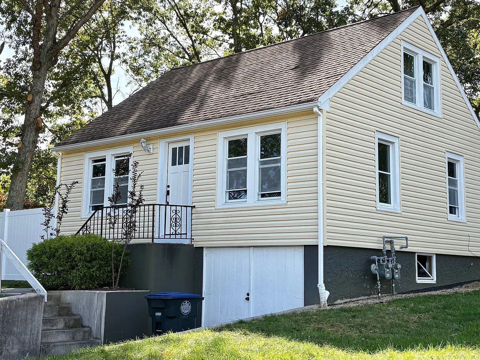3 bed, 1300 sqft, $2,800 — Photo 1