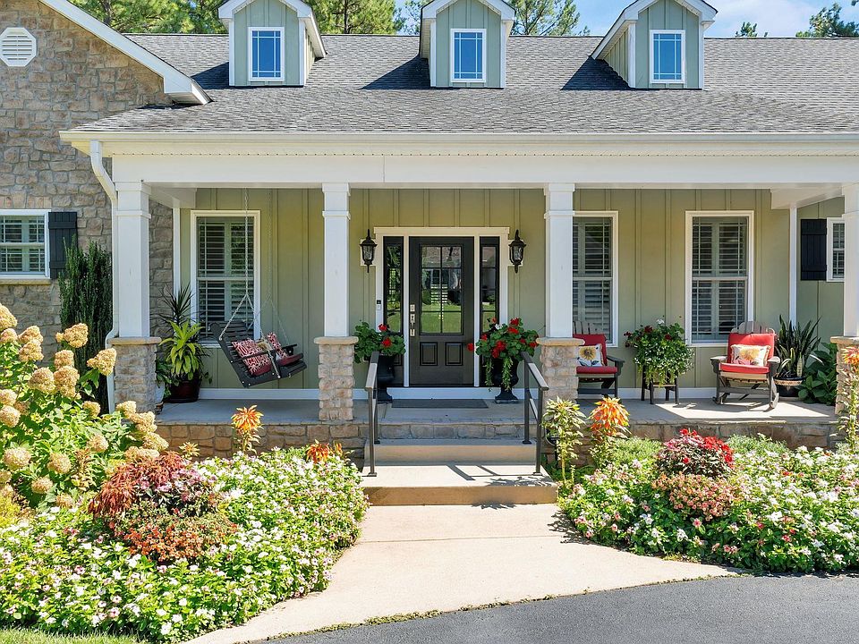 1st image of 128 Forest Ct