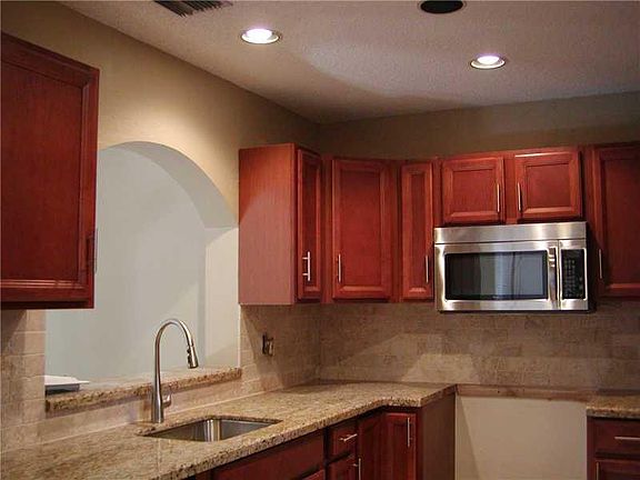 2nd image of 11321 Lakeview Dr
