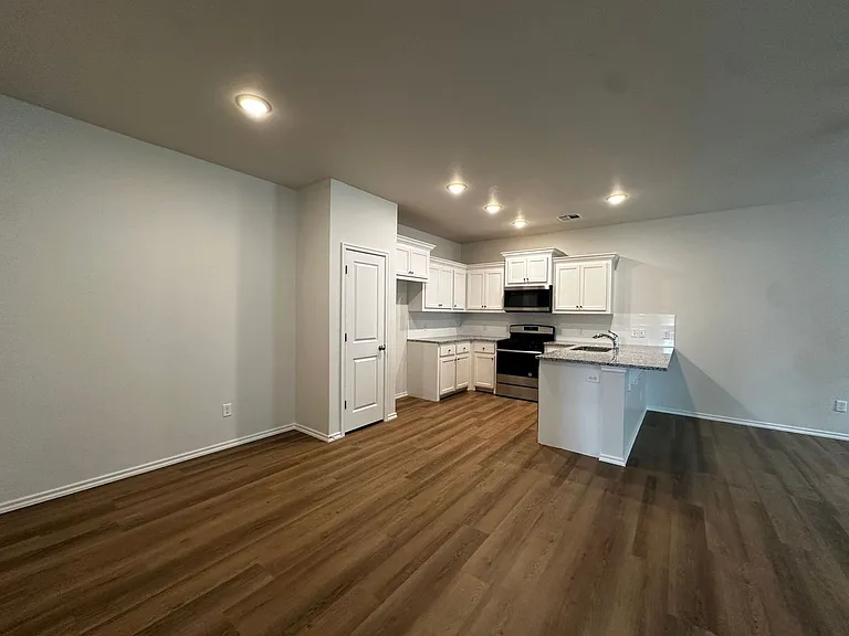 3805 Franks Way — Photo 8