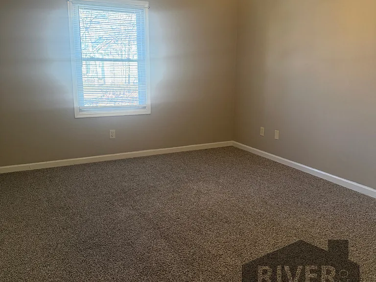 212 Woodcastle Dr — Photo 11