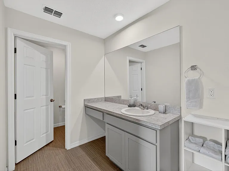 644 SW Hoffenberg Ave — Photo 24