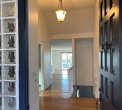 3rd image of 2521 Geranium St