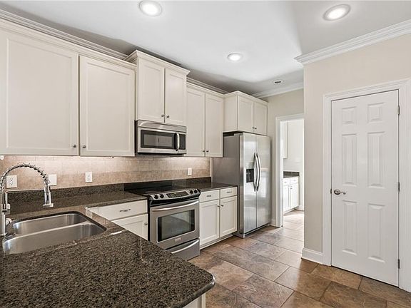 5th image of 6659 Avenue B