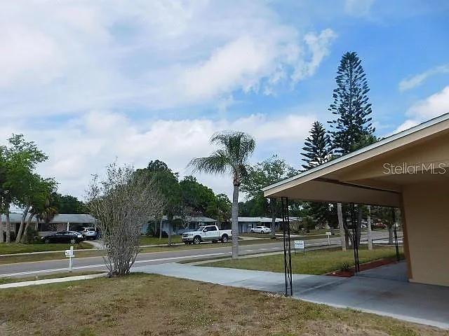 612 Shamrock Blvd — Photo 16
