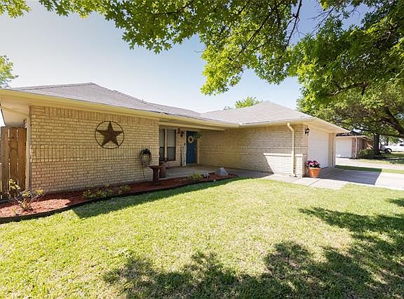 4th image of 1103 Savannah Dr