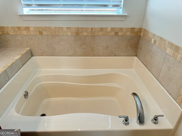 212 Turnbridge Cir — Photo 31