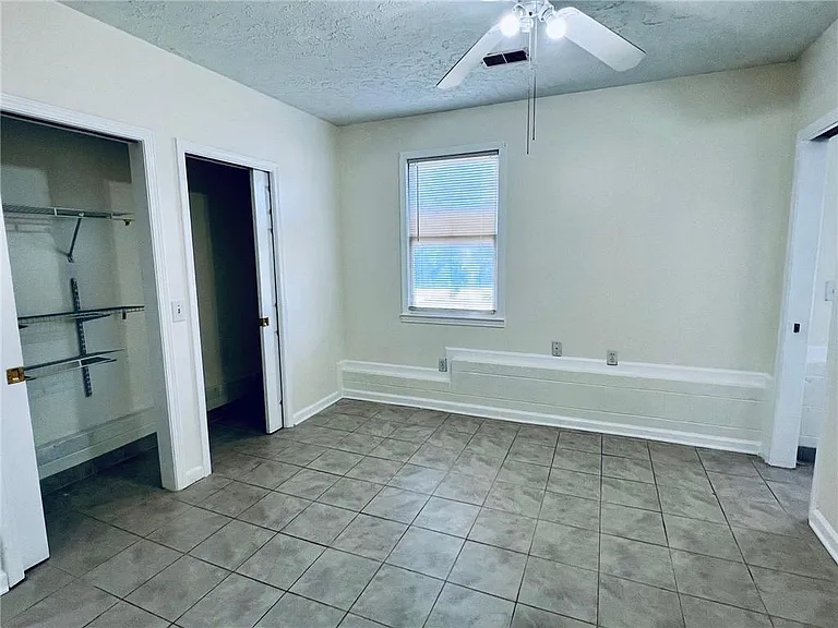 4005 Shallowford Rd — Photo 15