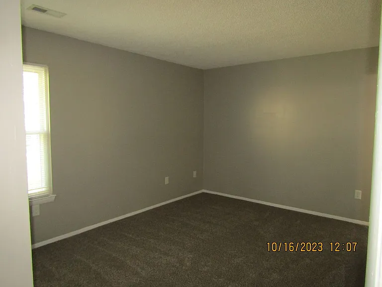 1256 Eaglewood Dr — Photo 23