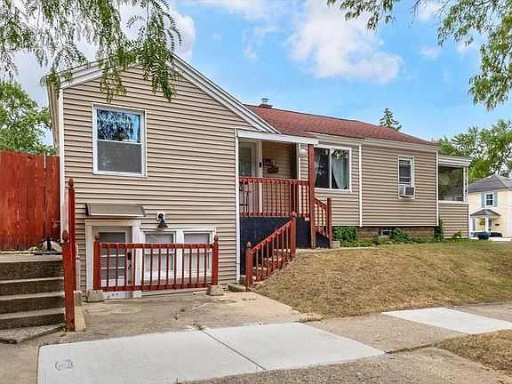 4th image of 1003 Merritt St SE