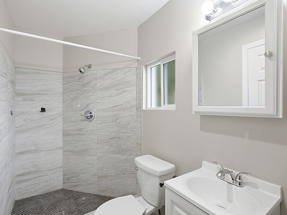 5th image of 550-554 Ritchey St #1A