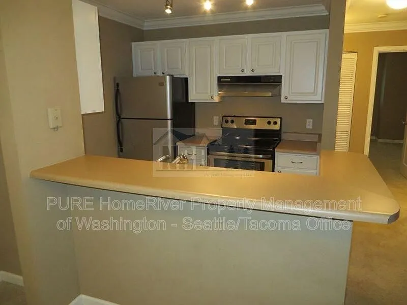 1 bed, 1.0 bath, 740 sqft, $1,695 — Photo 4
