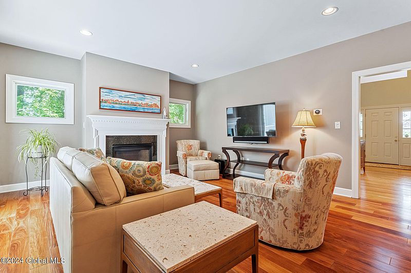 2nd image of 6256 Empire Avenue
