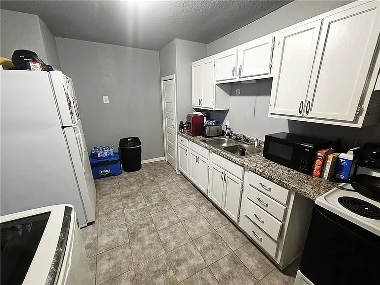 205 N Rusk St — Photo 8